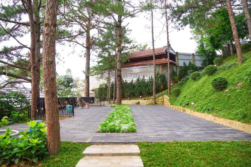 Samten Hills Boutique Villa - 정원