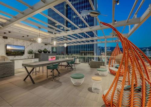 Spacious Hollywood Home Sunset View-Free Parking 10mins to Universal Studios, Los Angeles (photo 10)