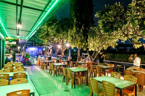 ห้องอาหาร, โรงแรมเดอะเกรท เรสซิเดนซ์ สุวรรณภูมิ (Great Residence Suvarnabhumi Hotel) near วัดศรีวารีน้อย