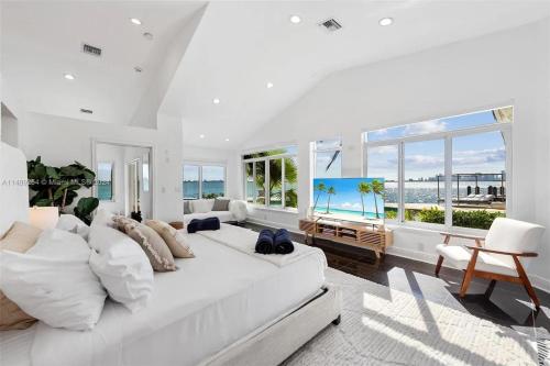 Villa Hashmi Luxury 5BD & 5BA Retreat on North Bay Island in Miami Beach (FL)