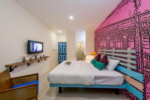 The Pho Thong Phuket The Pho Thong Phuket is a popular choice amongst travelers in Phuket, whether exploring or just passing through. The property offers guests a range of services and amenities designed to provide comfor