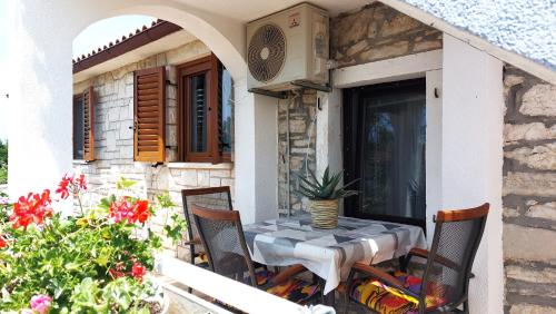 Apartment with Balcony image 5