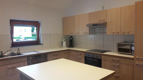 廚房, Ferienwohnung Ermstal in 埃爾姆斯河畔代廷根
