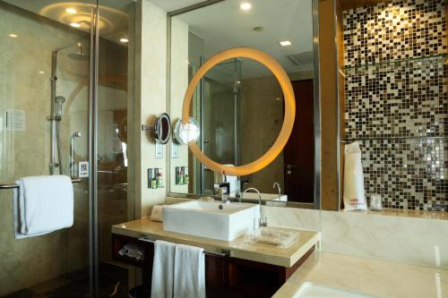 room detail thumbnail 2