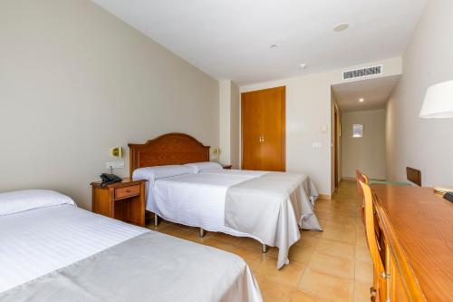 Triple Room (3 Adults) image 4
