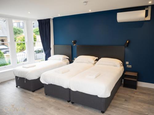 Crown Hotel