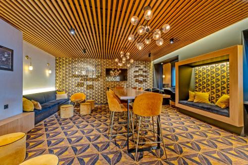 ศูนย์ธุรกิจ, Logis Hotel Center in เบรสต์