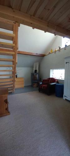 設施, Ramintos miško namelis (Ramintos misko namelis) in 內拉維