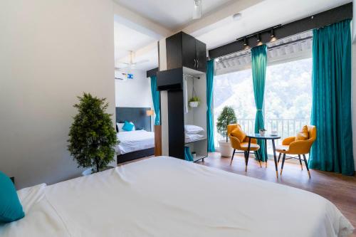 Raaviera By The Ganges in จันทปุระ