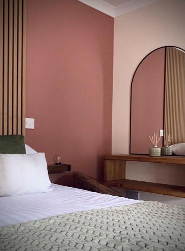 Lochside Guest House - image 14