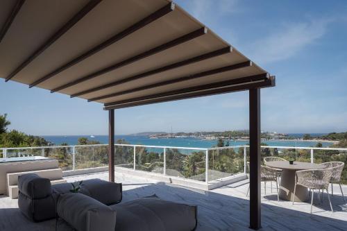The Vouliagmeni Penthouse, Ateny