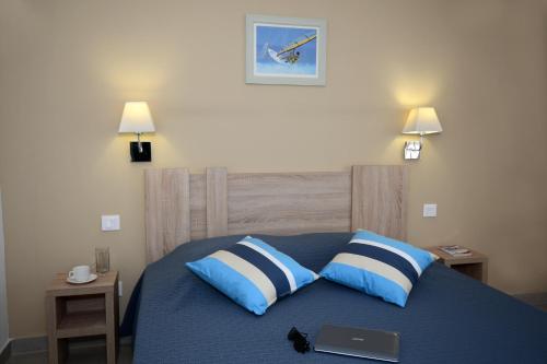 2 bedrooms, 4 beds