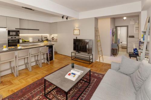Well-designed apartment by the Acropolis GHH, Ateny