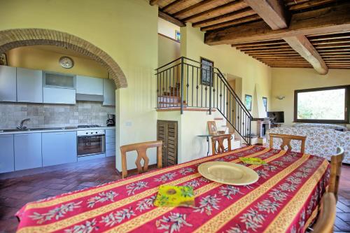 virtuve, Villa Ulivi by PosarelliVillas in Lucignano