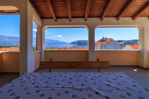 Two-Bedroom Apartment with Sea View image 2