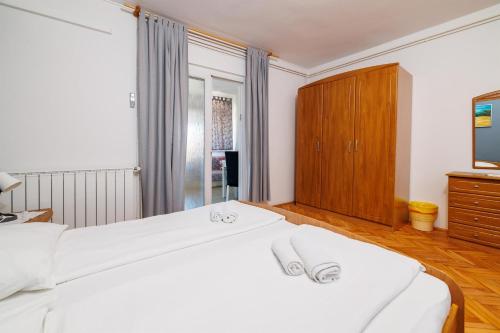 One-Bedroom apartment Standard image 6