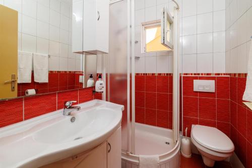 Apartments Ruzica F - image 3