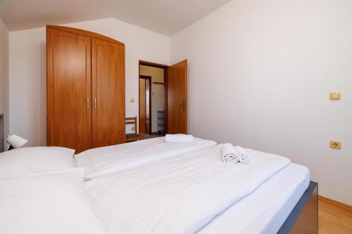 Two-Bedroom Apartment with Balcony image 10