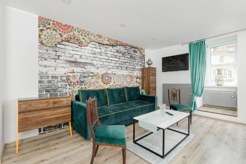 . Nowoczesne i Stylowe Apartamenty w Centrum Bytomia Blisko Rynku by Noclegi Renters