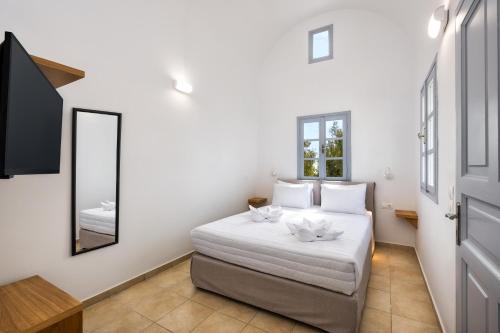 Hillside Elegance - Santorini