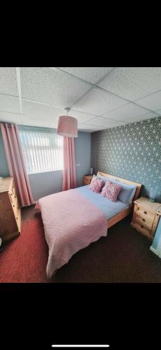 Large Double Room image 9