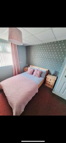 Large Double Room image 7