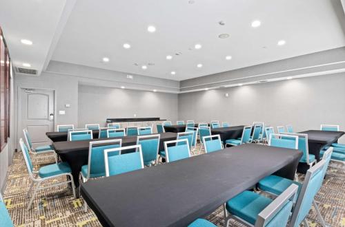 Hampton Inn & Suites Mount Pleasant - image 13
