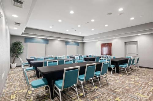 Hampton Inn & Suites Mount Pleasant - 회의실/연회장