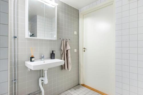 100 Sqm Apartment in Stockholms finest Area - Östermalm, Sztokholm (zdjęcie 2)