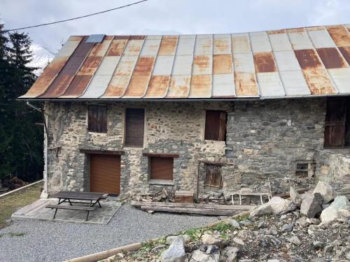 House with 2 bedrooms in Valloire with wonderful mountain view furnished garden and WiFi 1 km from the slopes - image 7