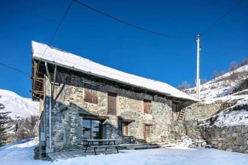 House with 2 bedrooms in Valloire with wonderful mountain view furnished garden and WiFi 1 km from the slopes