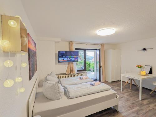 Urlaubsmagie - Ferienwohnung Blütenmeer - direkt am Wanderweg - B2, Sebnitz (foto 11)