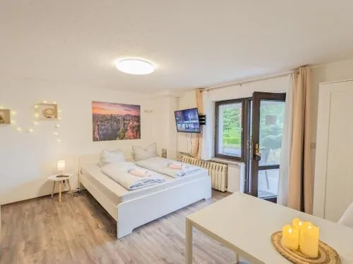 Urlaubsmagie - Ferienwohnung Blütenmeer - direkt am Wanderweg - B2 in Sebnitz, Deutschland
