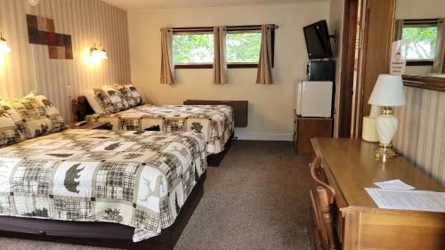 Weirs Beach Motel & Cottages in Weirs Beach, USA