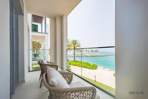Vistas, Seafront 4BR Apartment with Assistant Room in The Address Fujairah Residences Block B, Fujairah by D in Fujairah Beach
