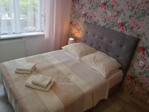 2 double beds, 3 twin beds