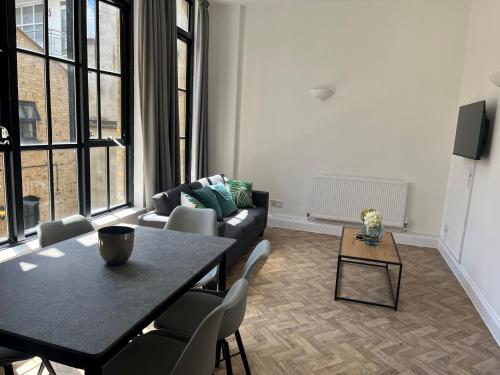 Access Farringdon - image 7