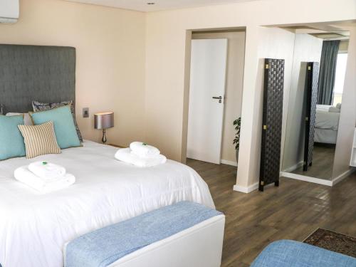 Ocean View Properties - Apartment 701 - image 14