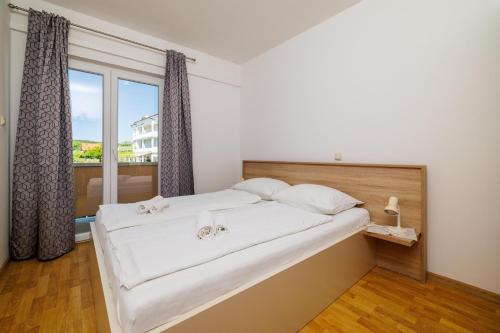 Two-Bedroom Apartment with Terrace image 7