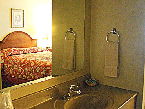Sandhills Guest House Motel - 화장실