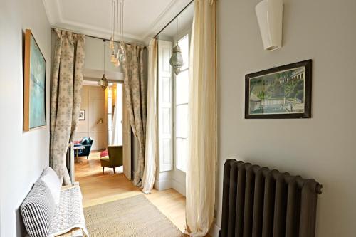 Beautiful apartment Jardin Luxemboug rue Férou, Paris (photo 4)
