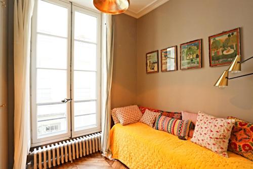Beautiful apartment Jardin Luxemboug rue Férou, Paris (photo 6)
