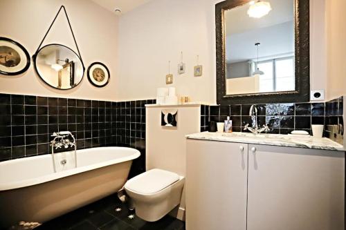 Beautiful apartment Jardin Luxemboug rue Férou, Paris (photo 8)