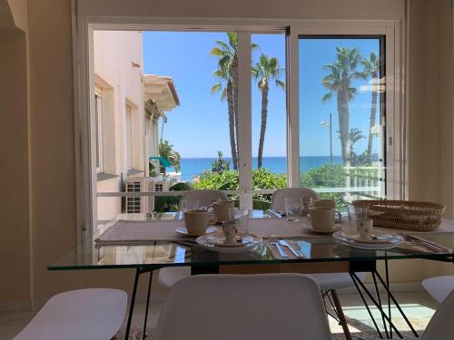 Casa Aurora Beach Apartment first sea line