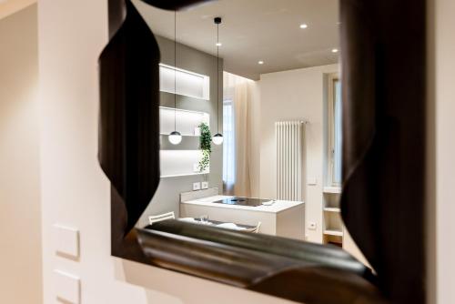 Elegant Design Apartment[Duomo-Navigli]A/C e WI-FI, Milano (foto 10)