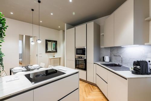 Elegant Design Apartment[Duomo-Navigli]A/C e WI-FI, Milano (foto 9)