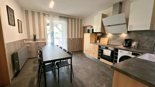 廚房, Monteurunterkunft Komfort Plus in 赫斯特爾