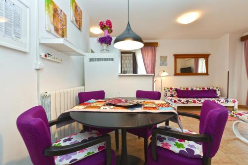 One-Bedroom Apartment image 10