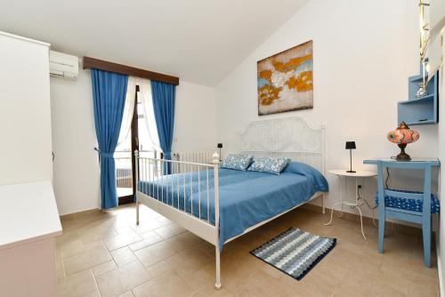 One-Bedroom Apartment image 5