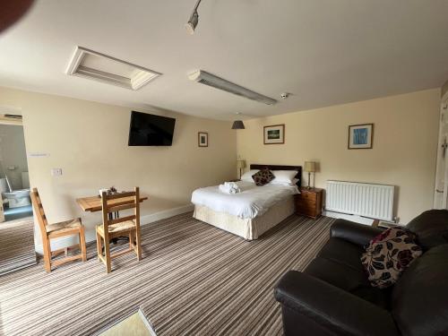 Trimstone Manor Hotel - image 4